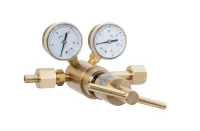 Регулятор баллонный кислородный AMFLO R86X-1500R (O2)  латунь  с 2-мя манометрами, давление на входе до 200 бар. PRV. произв 30м3/час / Regulator R86X-1500R relief valve